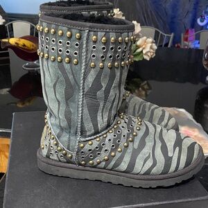 UGG Black and Gray Boots